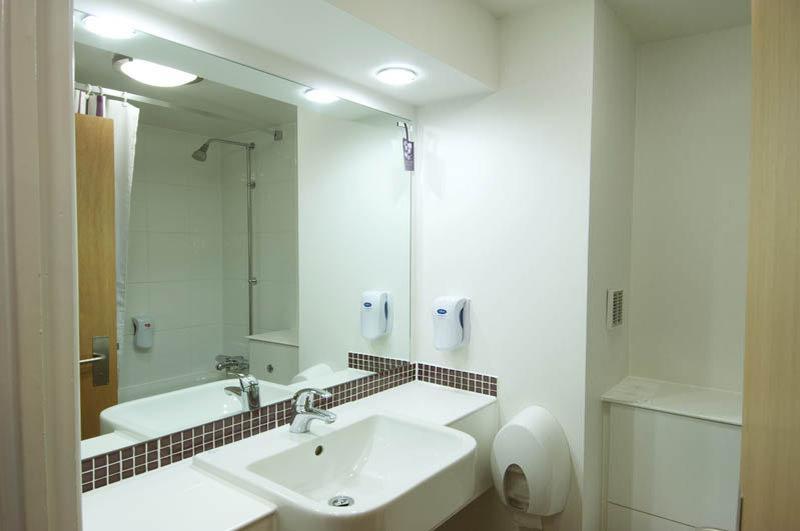 Premier Inn Ashford Central Esterno foto