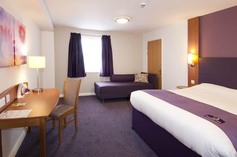 Premier Inn Ashford Central Esterno foto